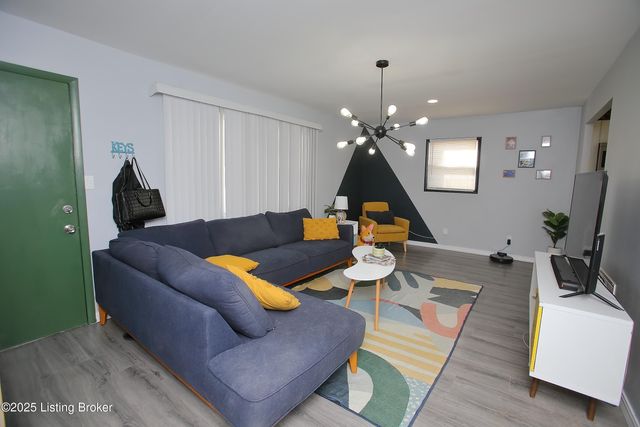 210 Derby Ave, Louisville, KY 40218