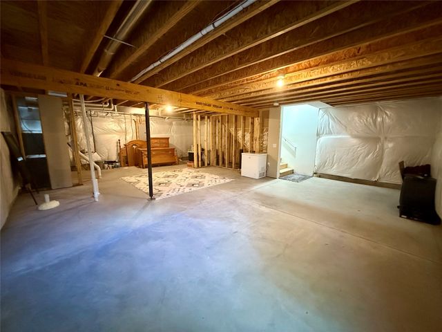 597 Spring Crest Lane, Waukee, IA 50263
