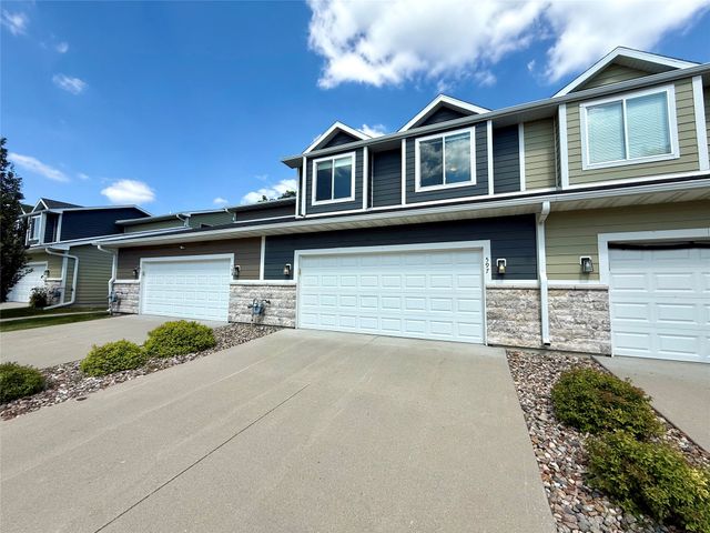 597 Spring Crest Lane, Waukee, IA 50263