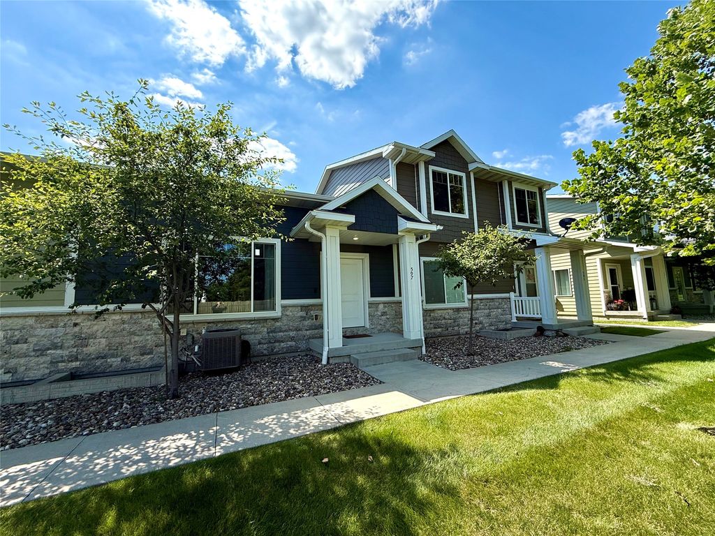 597 Spring Crest Lane, Waukee, IA 50263