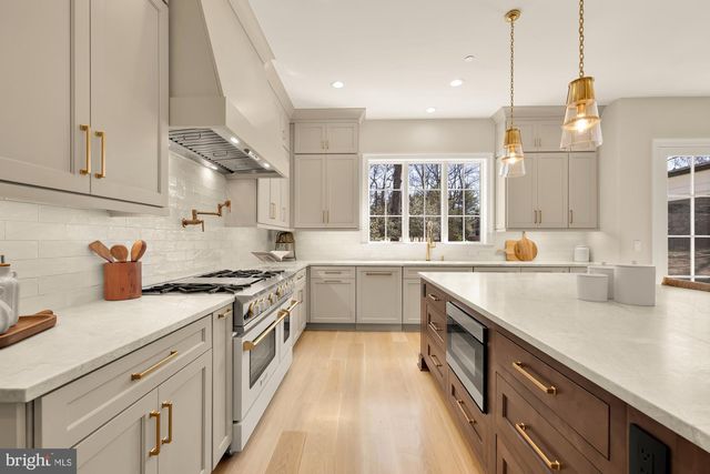 9117 REDWOOD AVE, Bethesda, MD 20817