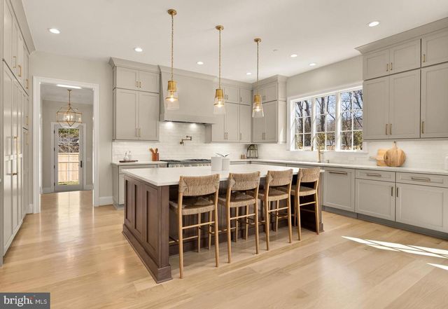 9117 REDWOOD AVE, Bethesda, MD 20817