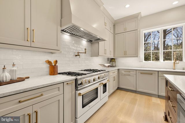 9117 REDWOOD AVE, Bethesda, MD 20817