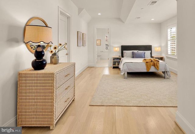 9117 REDWOOD AVE, Bethesda, MD 20817