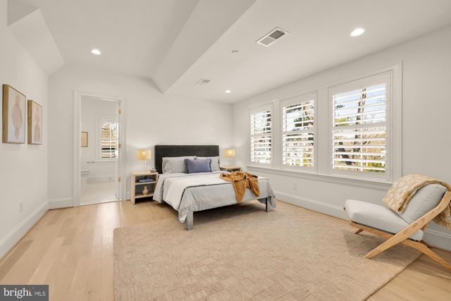 9117 REDWOOD AVE, Bethesda, MD 20817