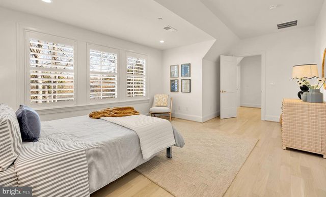 9117 REDWOOD AVE, Bethesda, MD 20817