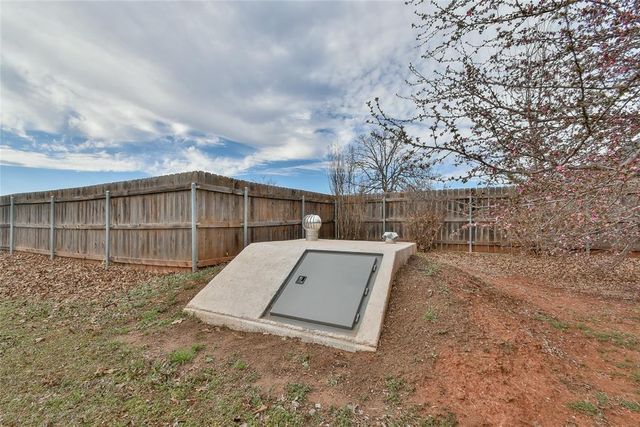 5651 Old Town Street, Newalla, OK 74857