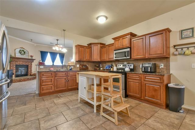 5651 Old Town Street, Newalla, OK 74857