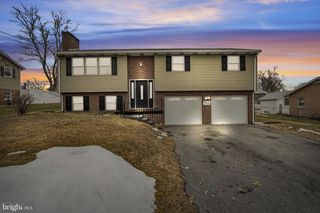 3879 RICKLYN DRIVE, Chambersburg, PA 17202