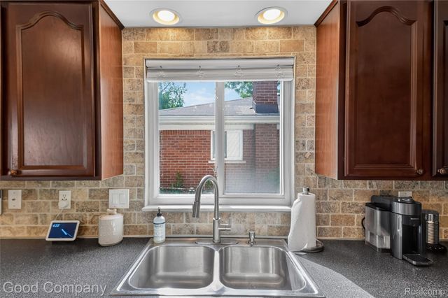 1818 Rowland Avenue, Royal Oak, MI 48067