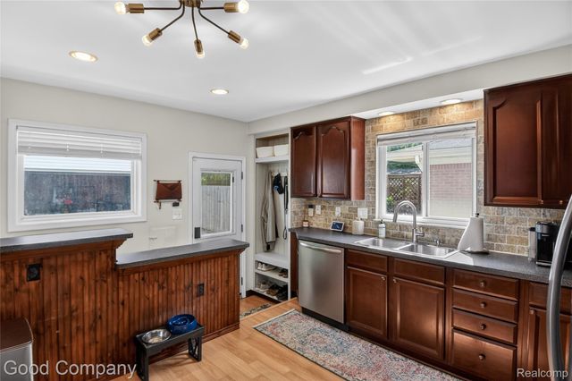 1818 Rowland Avenue, Royal Oak, MI 48067