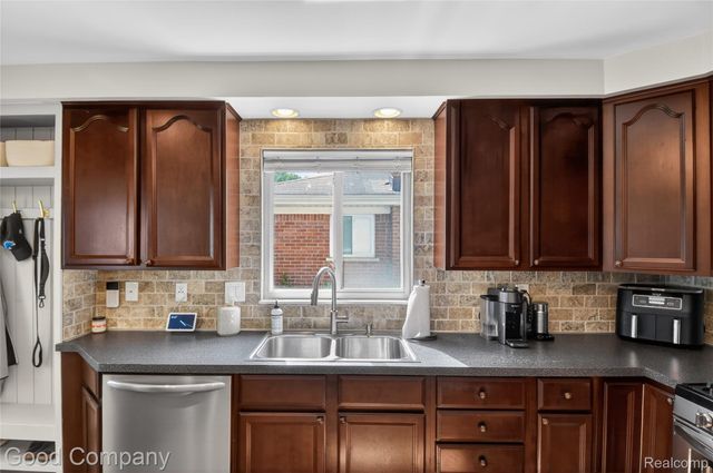 1818 Rowland Avenue, Royal Oak, MI 48067