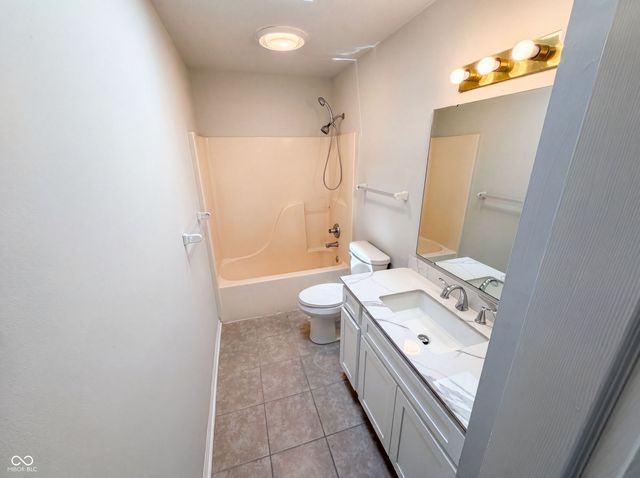 3502 Waterstone Drive, Indianapolis, IN 46268
