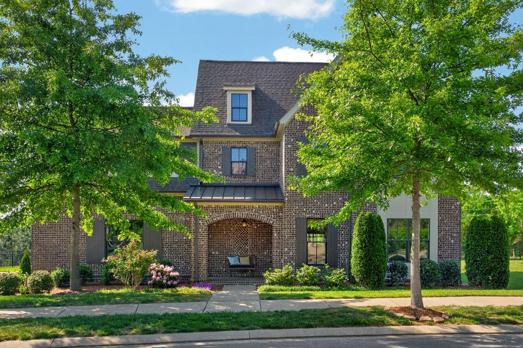 929 Hornsby Dr, Franklin, TN 37064