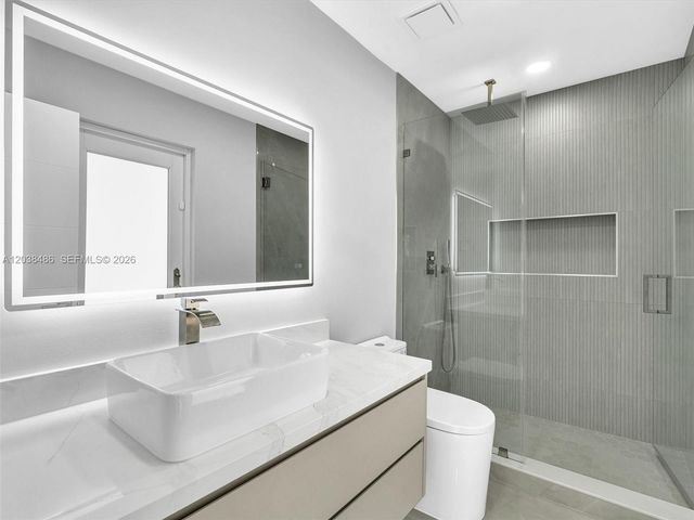2144 NE 64th St, Fort Lauderdale, FL 33308
