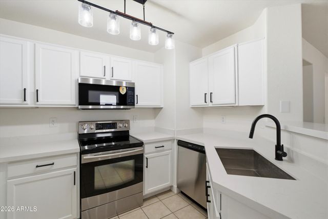 2272 W GOLD DUST Avenue, San Tan Valley, AZ 85144