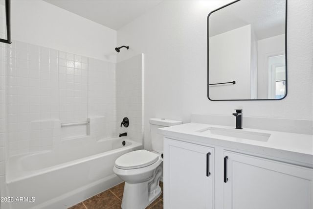 2272 W GOLD DUST Avenue, San Tan Valley, AZ 85144