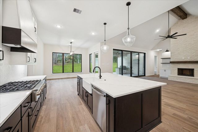 104 Dawn Court, Huntsville, TX 77340