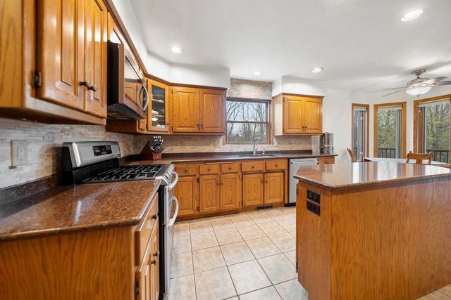 1968 EMERALD DRIVE, Green Bay, WI 54311