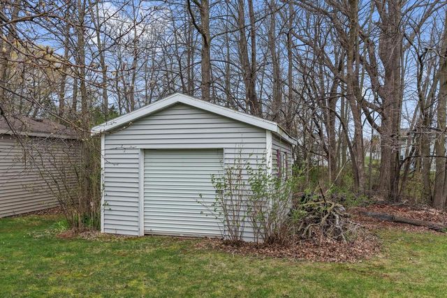 1968 EMERALD DRIVE, Green Bay, WI 54311