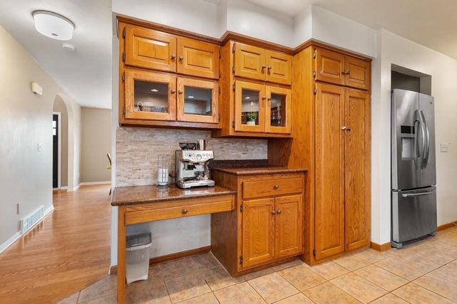 1968 EMERALD DRIVE, Green Bay, WI 54311