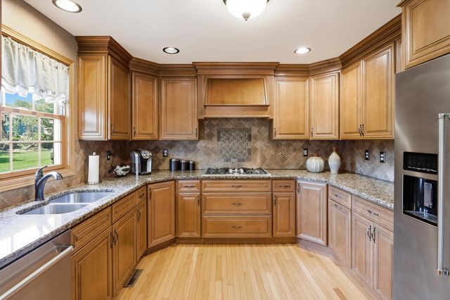 795 Morningside Court, Crown Point, IN 46307