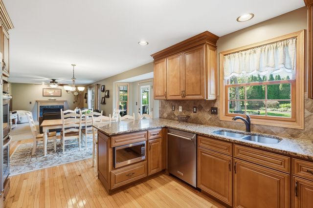 795 Morningside Court, Crown Point, IN 46307