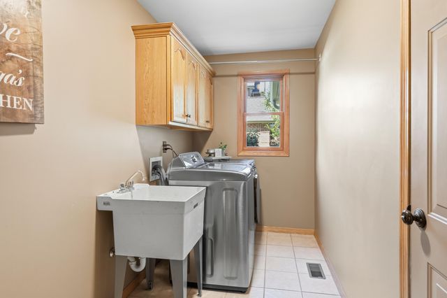 795 Morningside Court, Crown Point, IN 46307