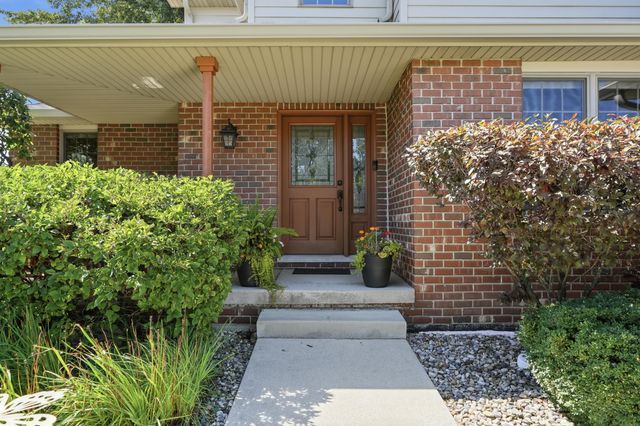 795 Morningside Court, Crown Point, IN 46307