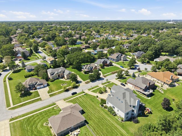795 Morningside Court, Crown Point, IN 46307