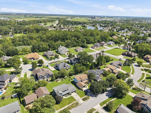 795 Morningside Court, Crown Point, IN 46307
