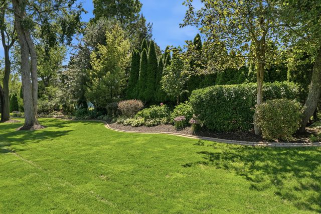 795 Morningside Court, Crown Point, IN 46307