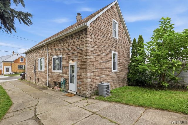 51 Pleasant Parkway, Cheektowaga, NY 14206