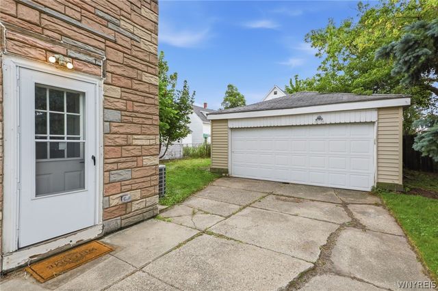 51 Pleasant Parkway, Cheektowaga, NY 14206