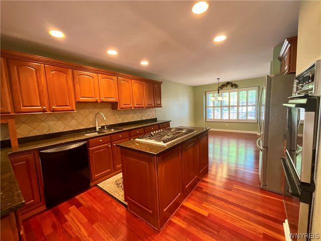 122 Hidden Ridge, Amherst, NY 14221