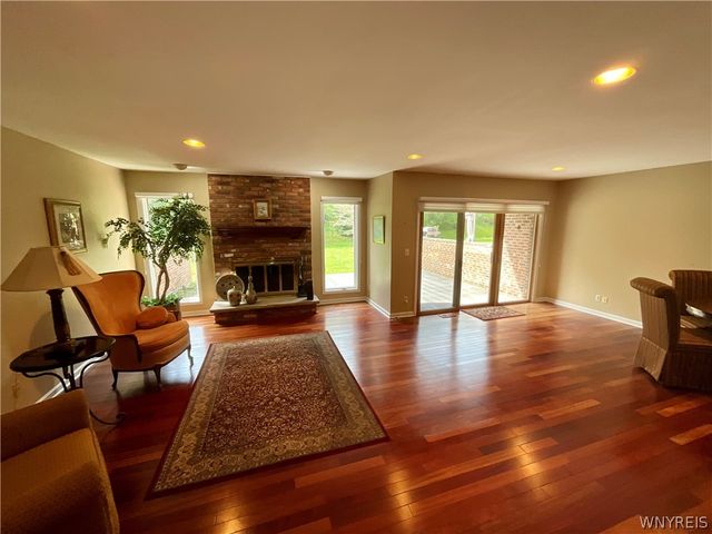 122 Hidden Ridge, Amherst, NY 14221