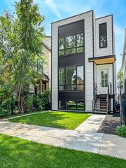 1728 N Sawyer Avenue Front, Chicago, IL 60647