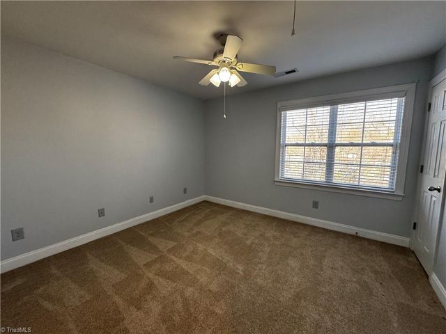 5042 Wyngate Village Drive, Winston-salem, NC 27103