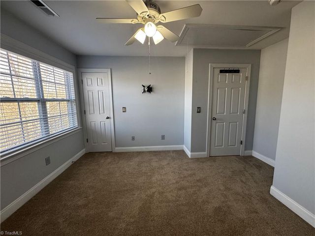 5042 Wyngate Village Drive, Winston-salem, NC 27103