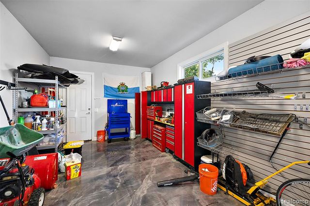 16281 Buckingham Avenue, Birmingham, MI 48025