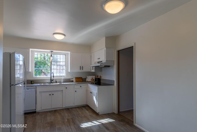 7418 E Calle La Vega, Tucson, AZ 85710