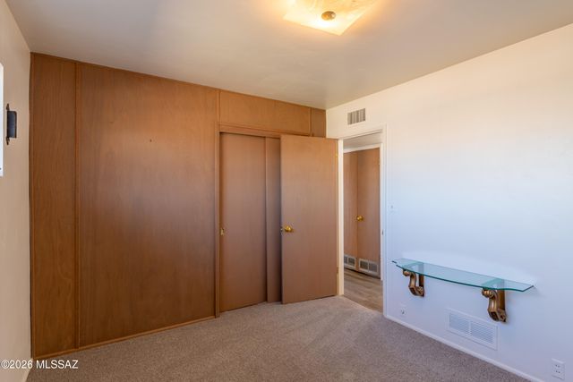 7418 E Calle La Vega, Tucson, AZ 85710