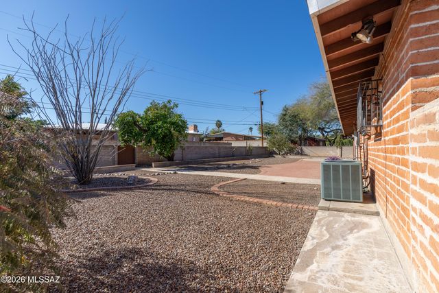 7418 E Calle La Vega, Tucson, AZ 85710