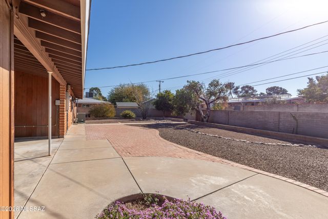 7418 E Calle La Vega, Tucson, AZ 85710