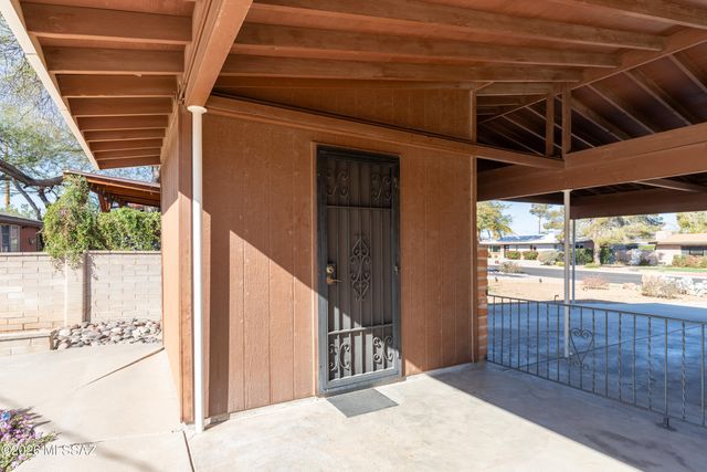 7418 E Calle La Vega, Tucson, AZ 85710