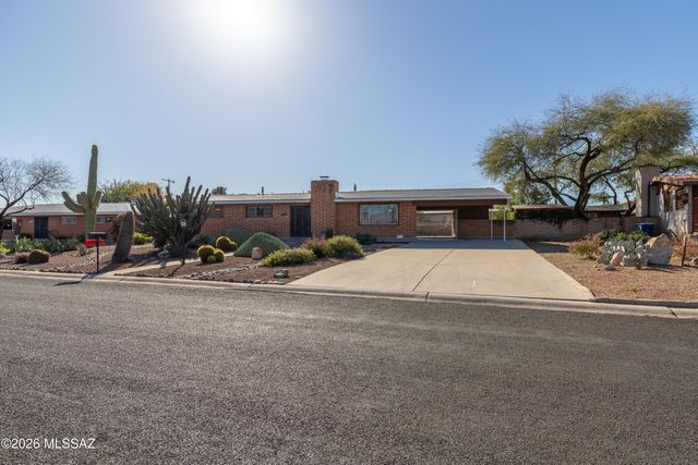 7418 E Calle La Vega, Tucson, AZ 85710