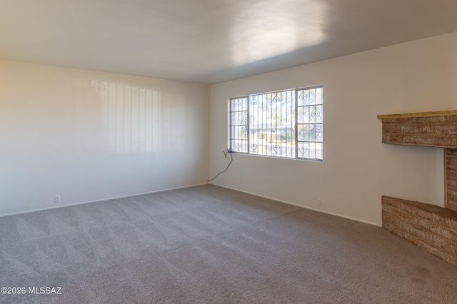 7418 E Calle La Vega, Tucson, AZ 85710