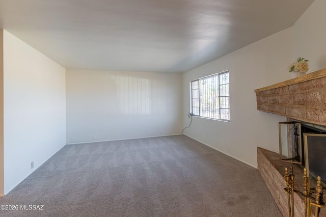 7418 E Calle La Vega, Tucson, AZ 85710