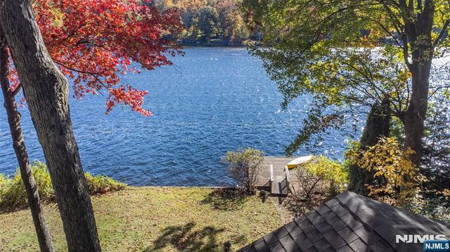 389 Cupsaw Drive, Ringwood, NJ 07456