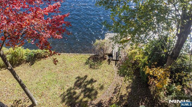 389 Cupsaw Drive, Ringwood, NJ 07456